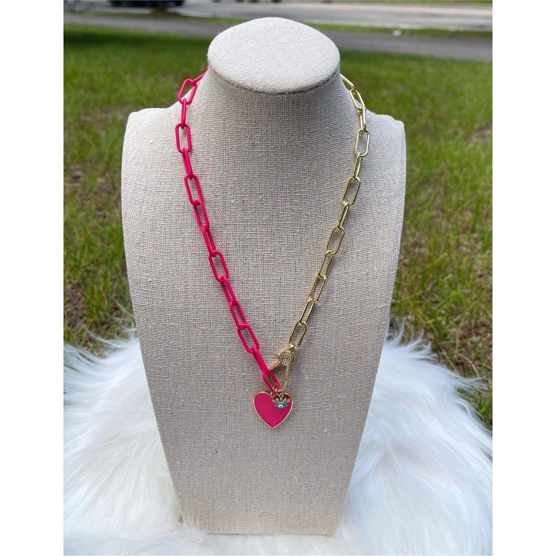 Neón Fuchia Two Tone Paper Clip Necklace with a Evil Eye Charm - Gilu Designs 
