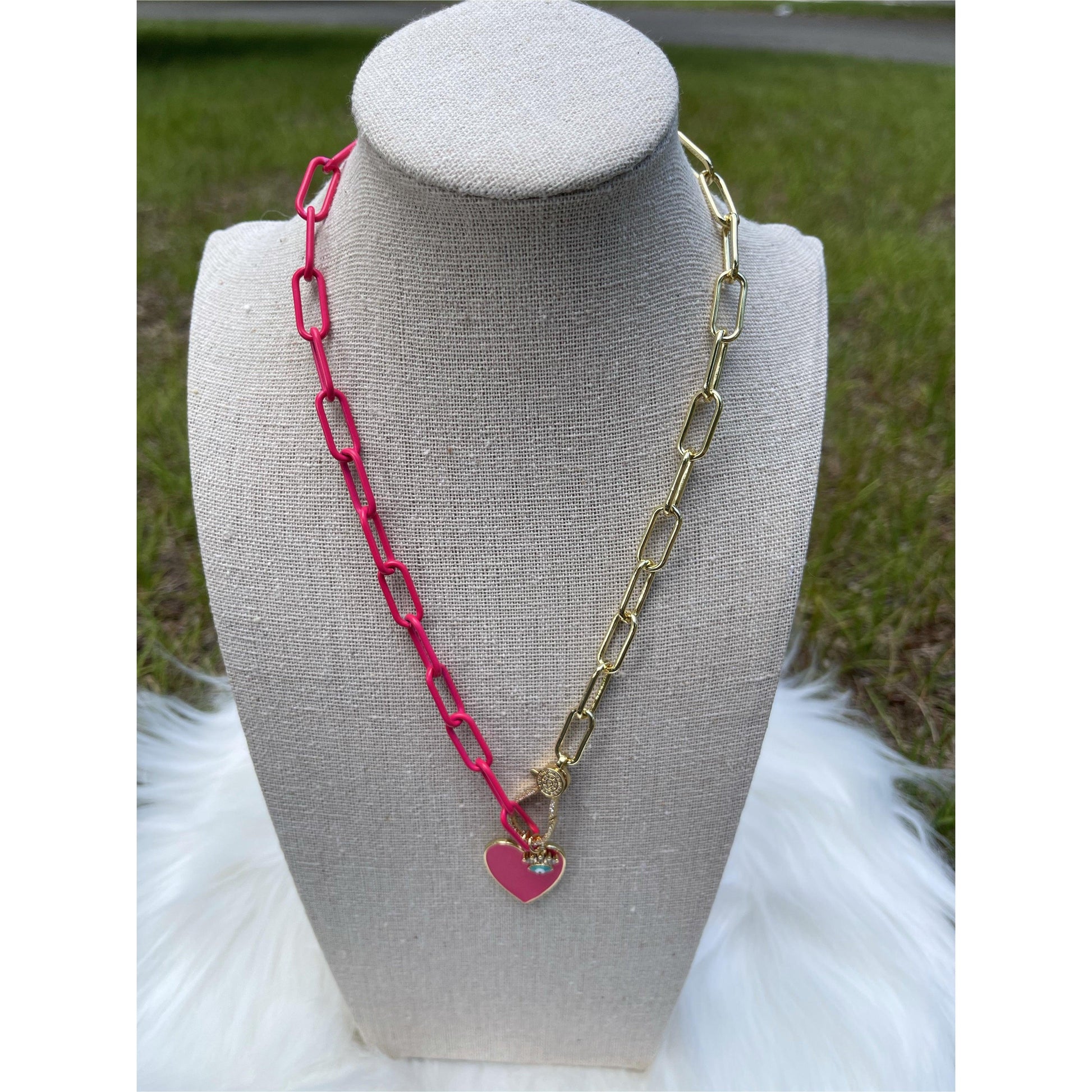 Neón Fuchia Two Tone Paper Clip Necklace with a Evil Eye Charm - Gilu Designs 